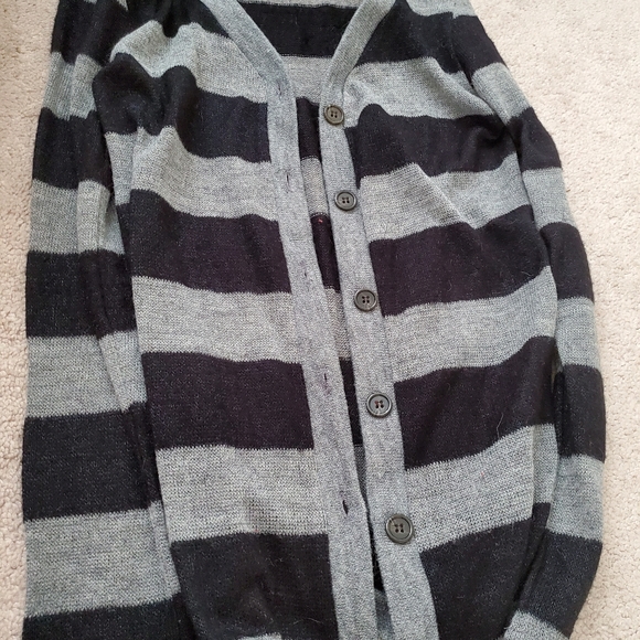 Clothes - Picture 3 of 16